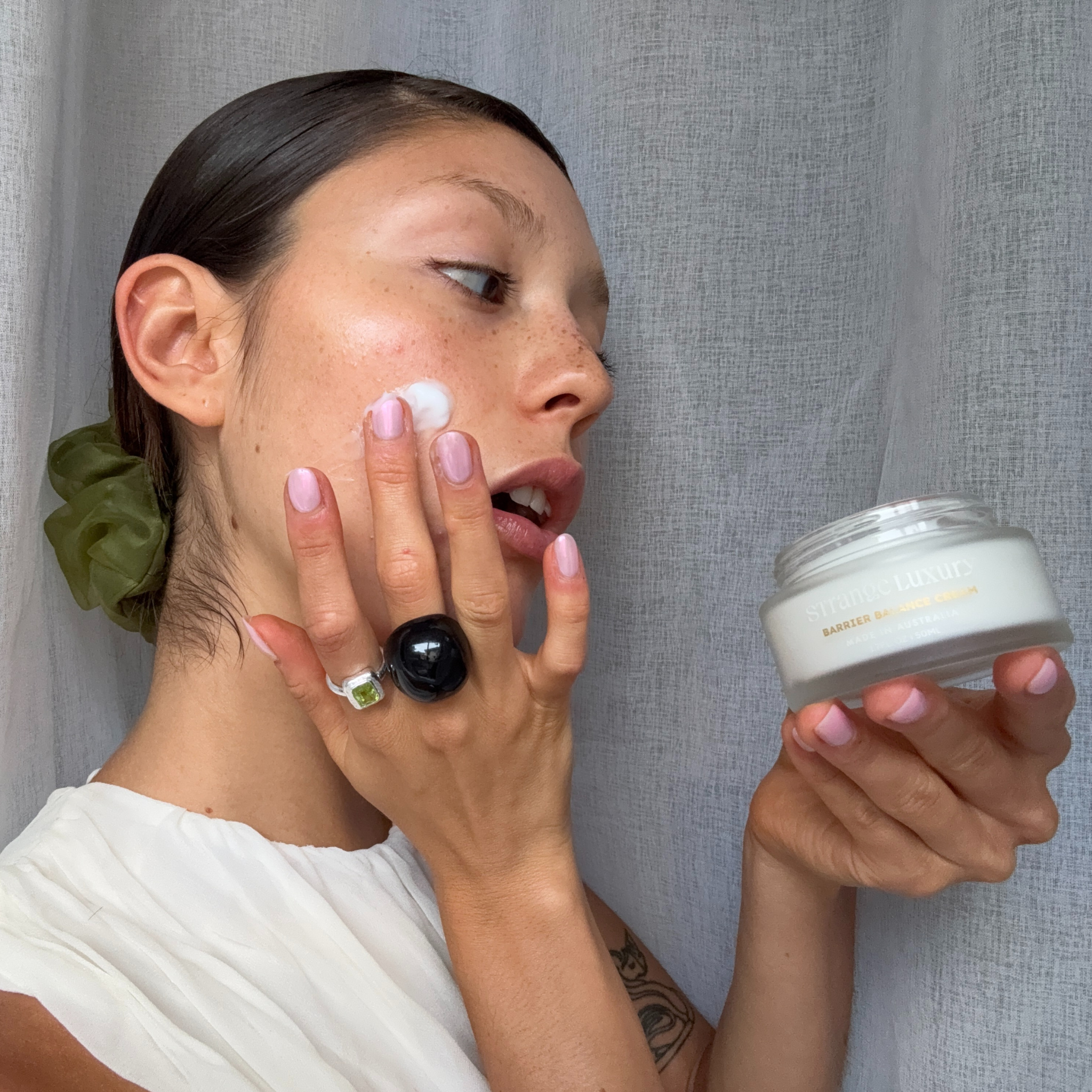 Prime with Barrier Balance Cream for a flawless base. 